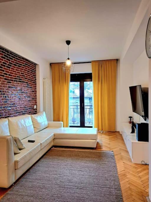 Classy Apartment With Parking In The City Center Bukarest Exterior foto