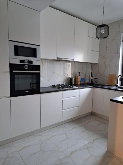 Classy Apartment With Parking In The City Center Bukarest Exterior foto