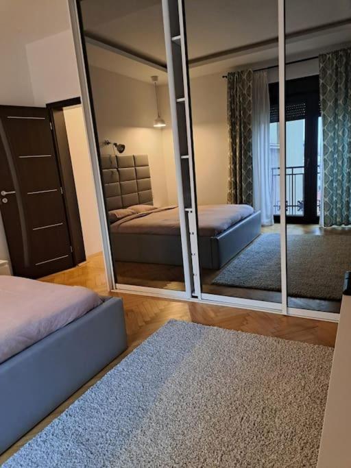Classy Apartment With Parking In The City Center Bukarest Exterior foto