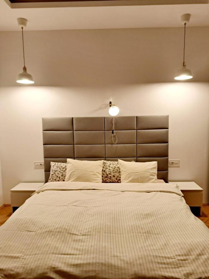 Classy Apartment With Parking In The City Center Bukarest Exterior foto
