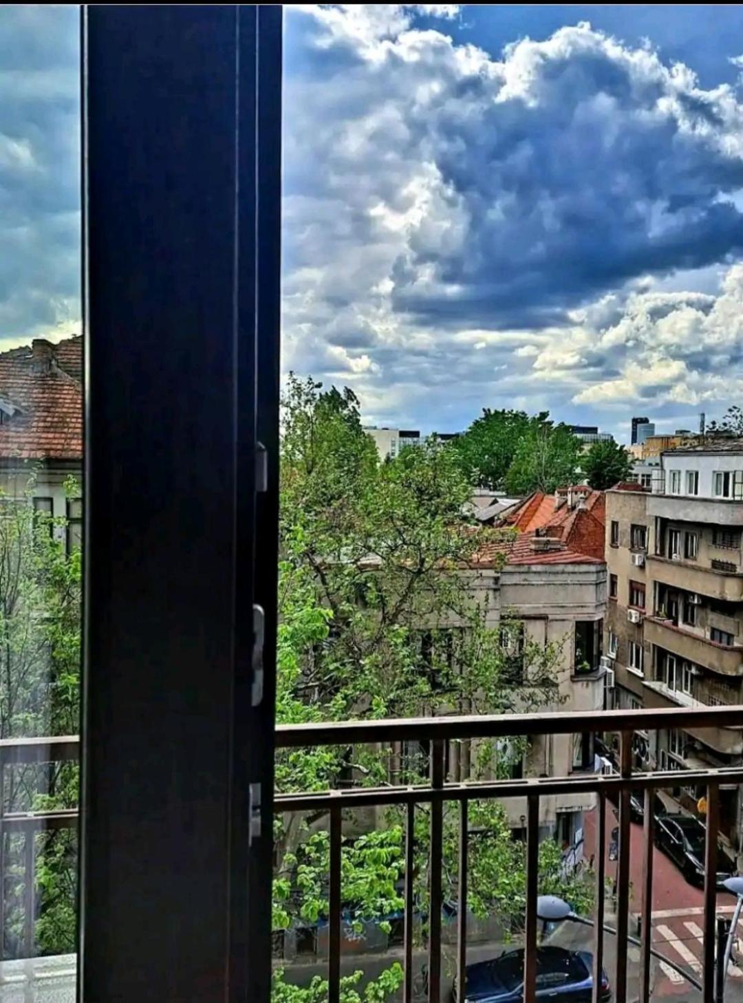 Classy Apartment With Parking In The City Center Bukarest Exterior foto