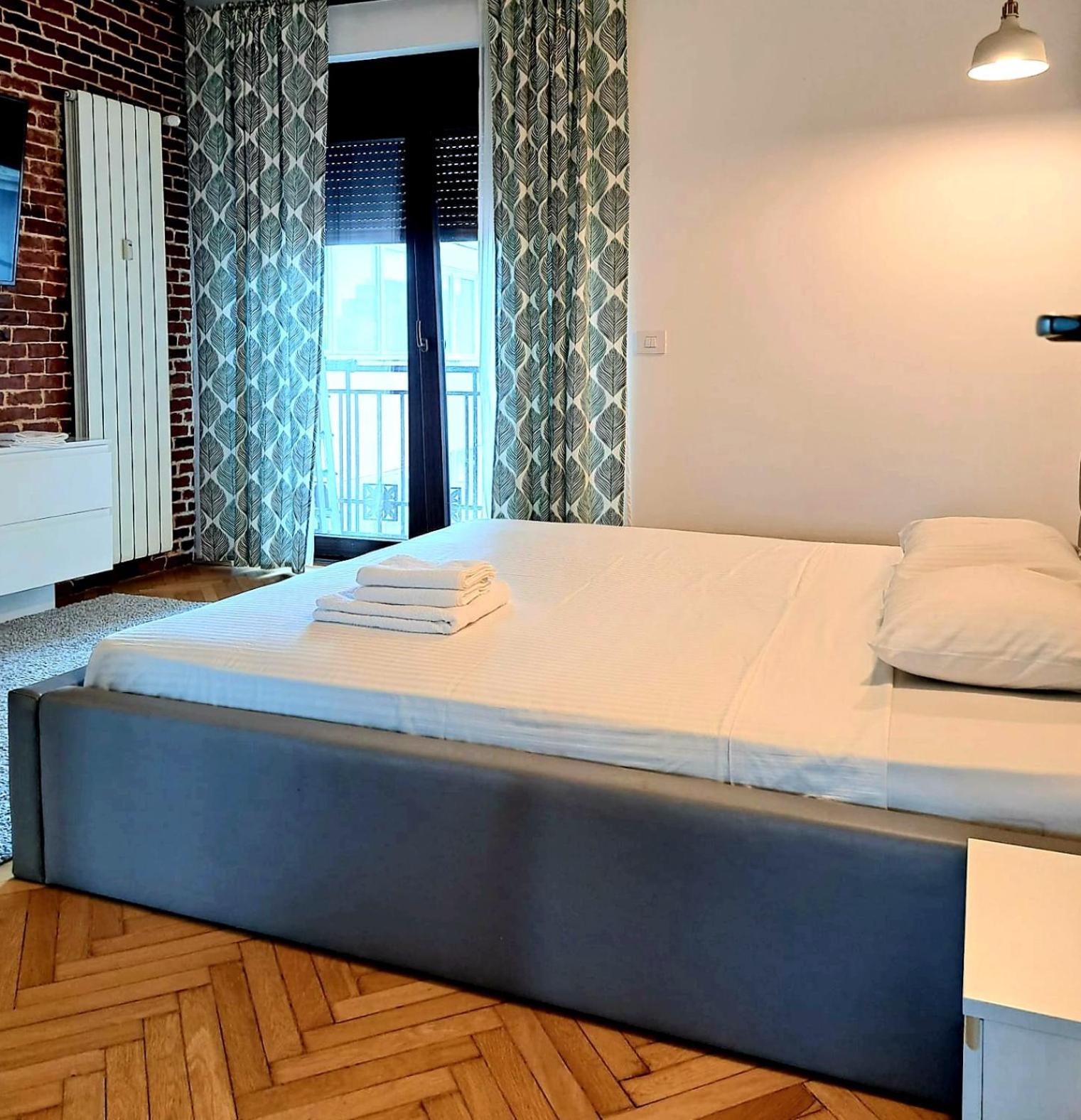 Classy Apartment With Parking In The City Center Bukarest Exterior foto